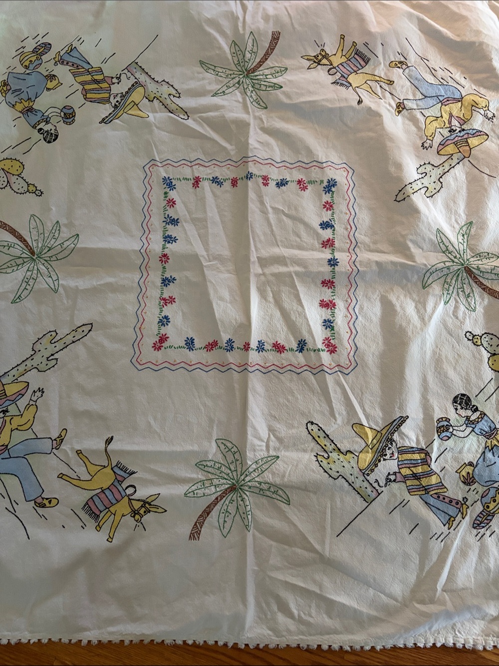 Vintage-Style White Cotton Tablecloth with Multicolor Southwestern Print